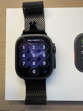 Apple Watch Ultra 2, 49 mm, Milanese Loop Carbon Neutraal 100%