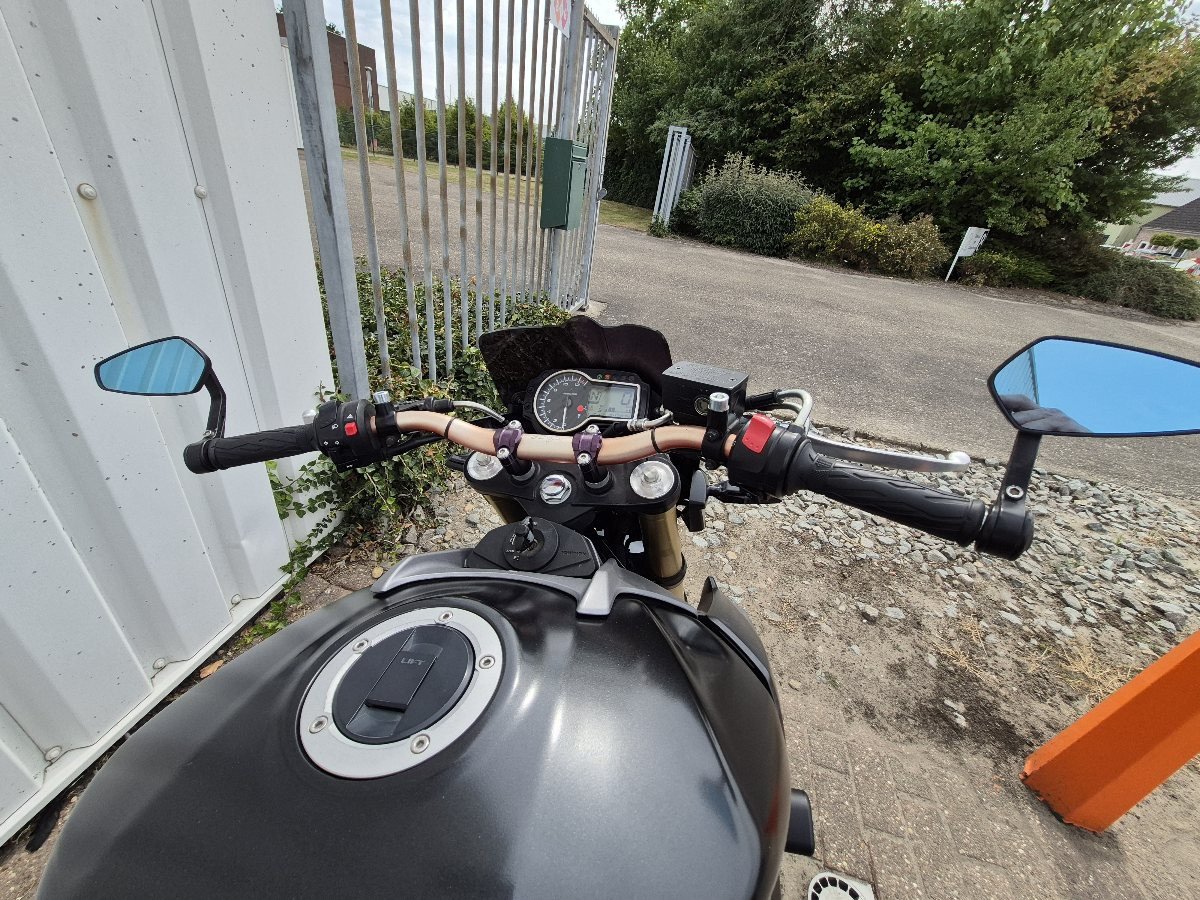 Suzuki GSR750 Freegun edition uit 2014