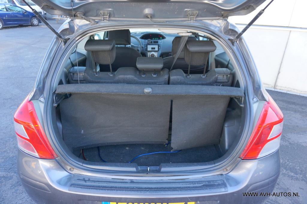 Toyota Yaris 1.0 vvti acces