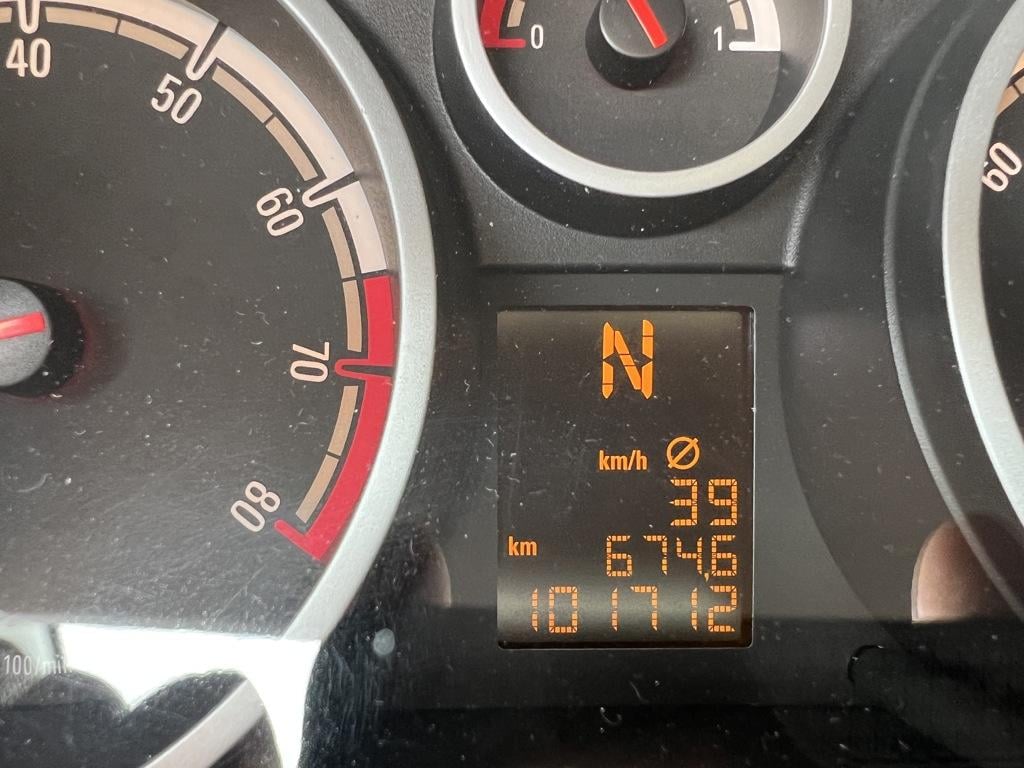 Opel Corsa 1.2-16v design edition automaat