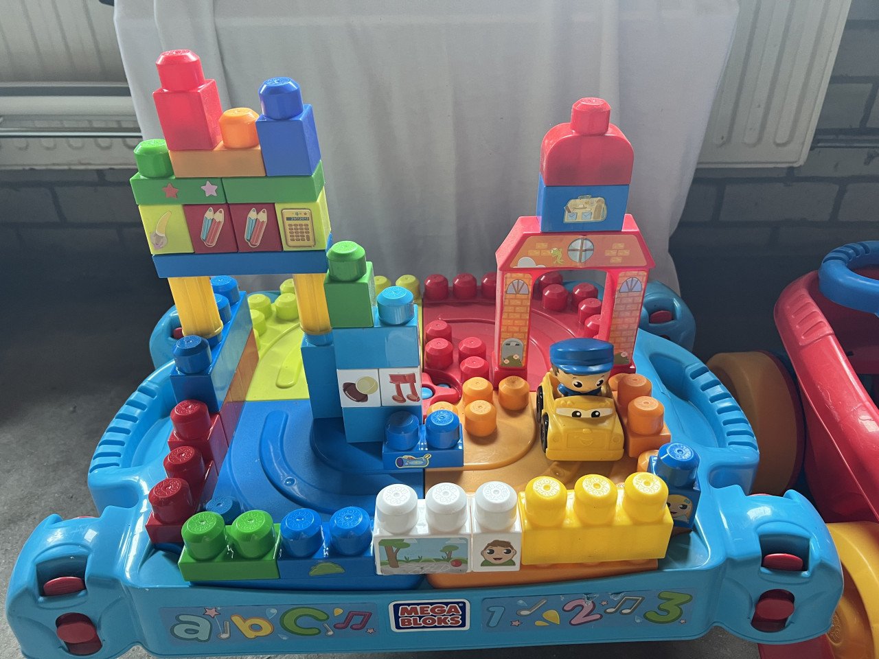 Mega bloks speeltafel en kar