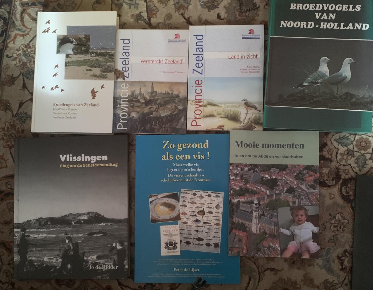 Boeken Zeeland en 1 over Zonnestelsel