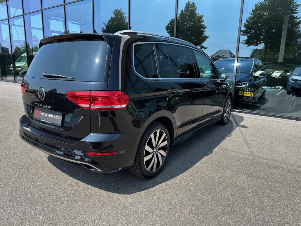 Volkswagen Touran 1.5 tsi 150pk dsg r-line highline | led | trekhaak | dode