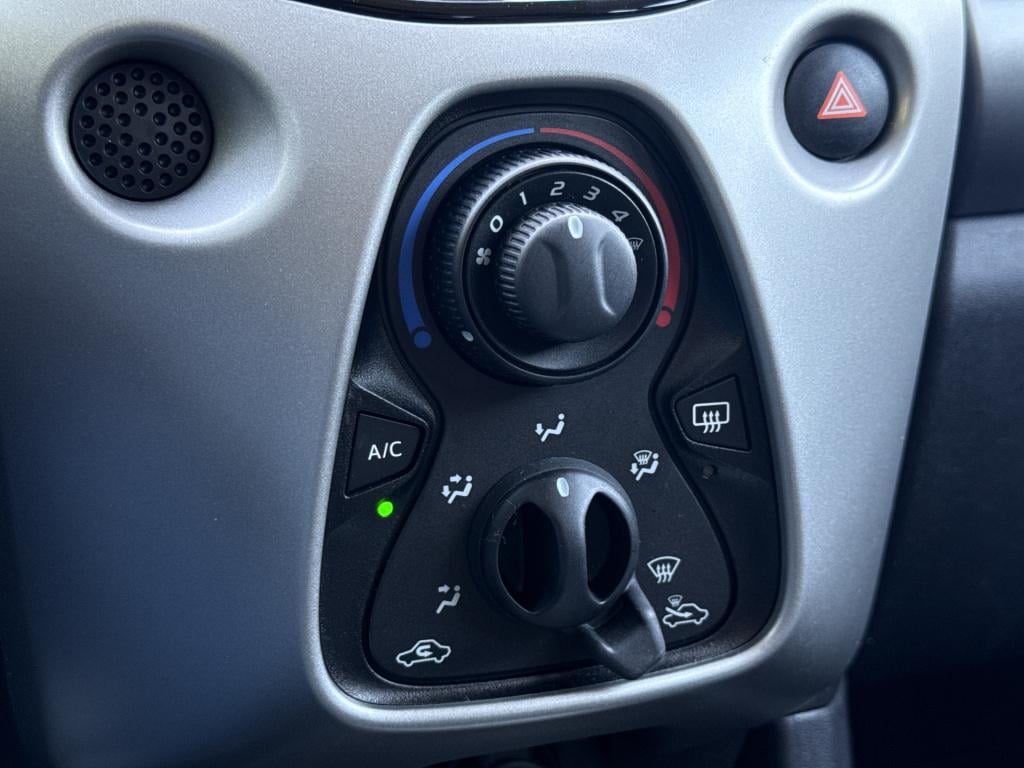 Toyota Aygo 1.0 vvt-i x-play | camera | carplay | cruisec. | navi