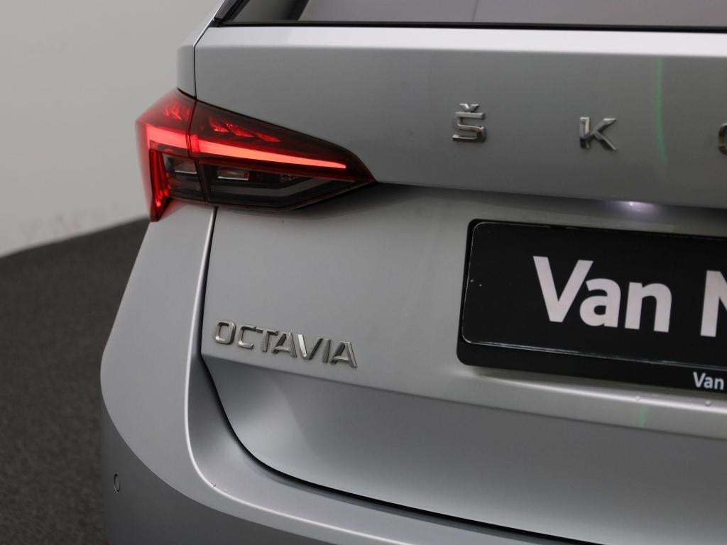 Skoda Octavia combi 1.5 e-tsi business edition | automaat | panoramadak | t