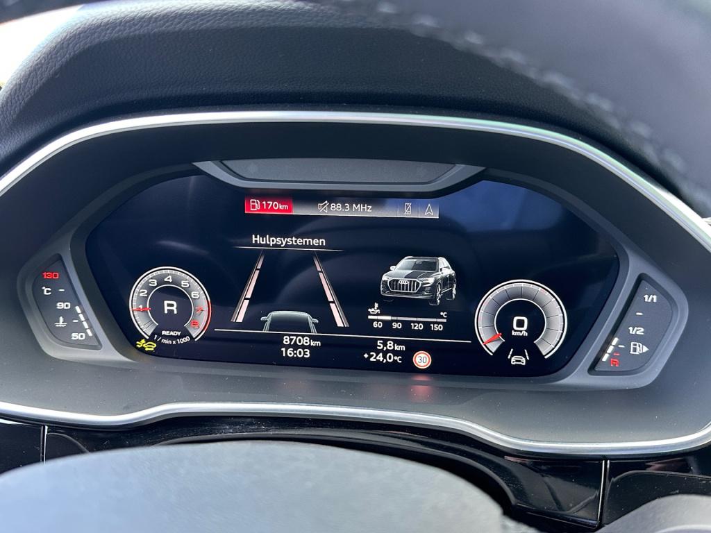 Audi Q3 35 tfsi s-line | panoramadak | zwart optiek | trekhaak | camera | e