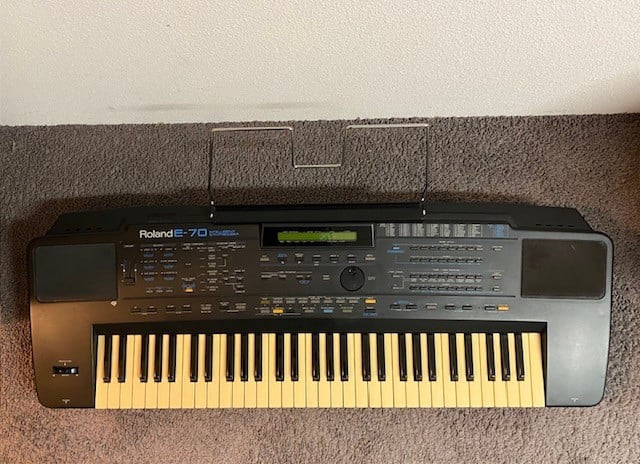 Roland E-70 keyboard / Midi intelligent synthesizer
