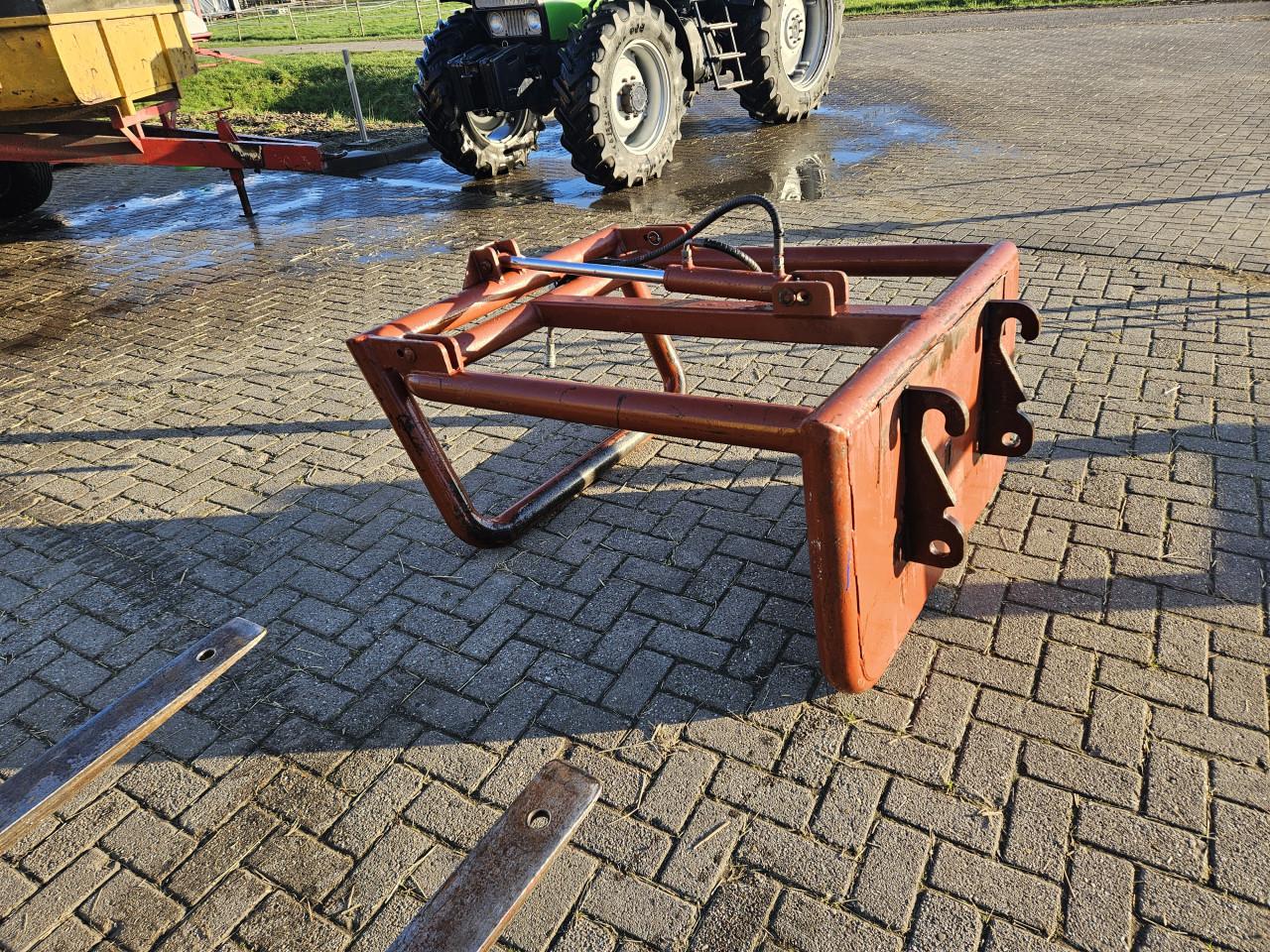 Balenklem voor wikkelbalen/pakken