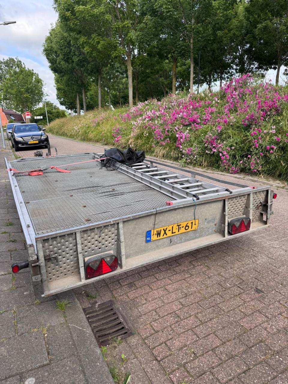 Henra auto ambulance Trailer te koop