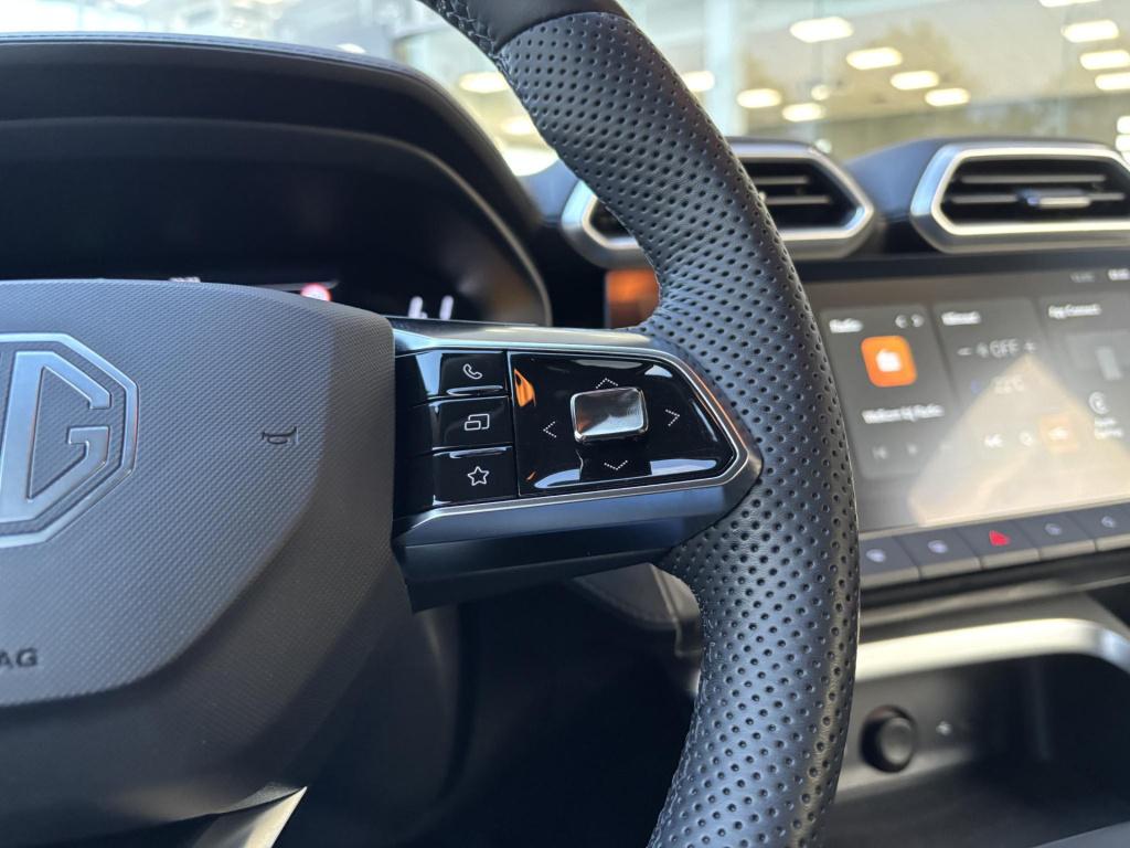 MG ZS mg hybrid+ 1.5 hybrid+ luxury