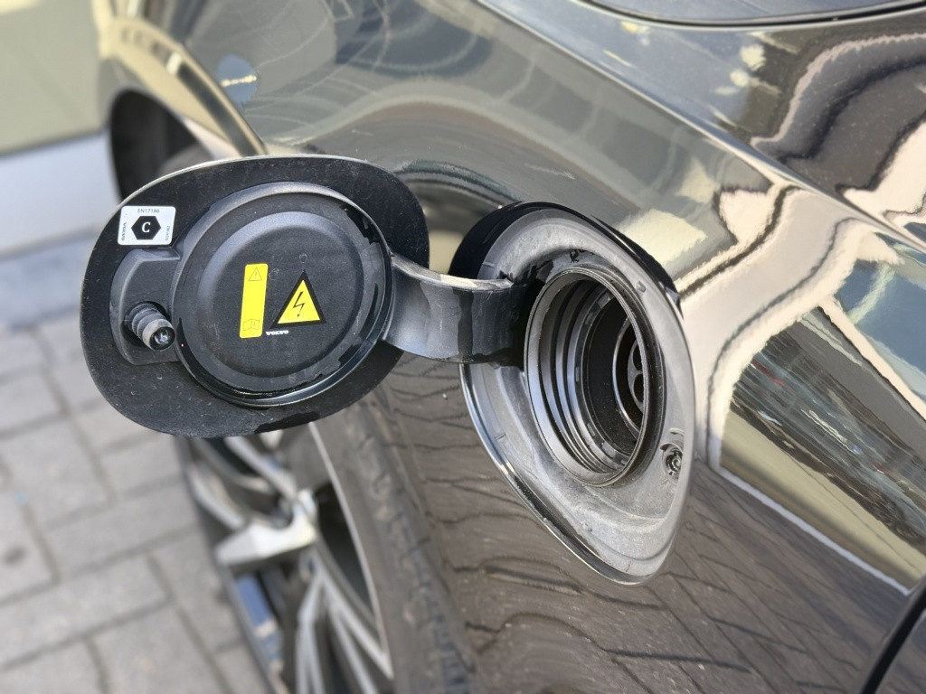 Volvo V90 t6 398pk recharge plus dark| panodak| adap.cruise| 360camera| aw