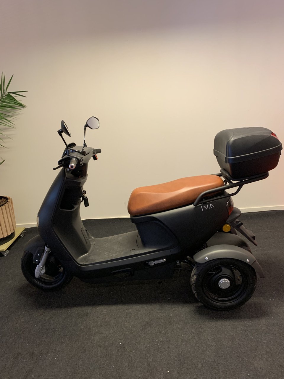 SUPER AANBIEDING DE IVA T3 EN TR3 NU 1995,= RIJKLAAR