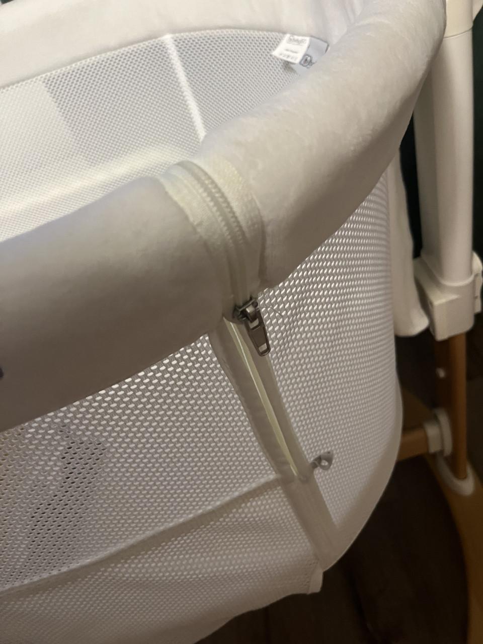 Co-sleeper/ wieg BabyGo Amila + 2 sets beddengoed