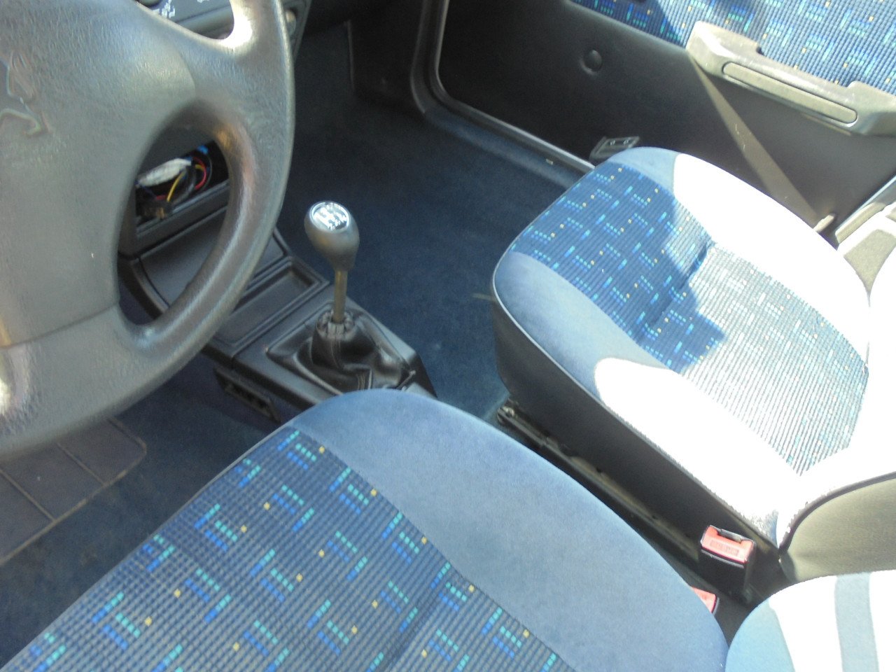 205 1.4 Generation ,youngtimer met werk ,bekleding zeer netjes € 895