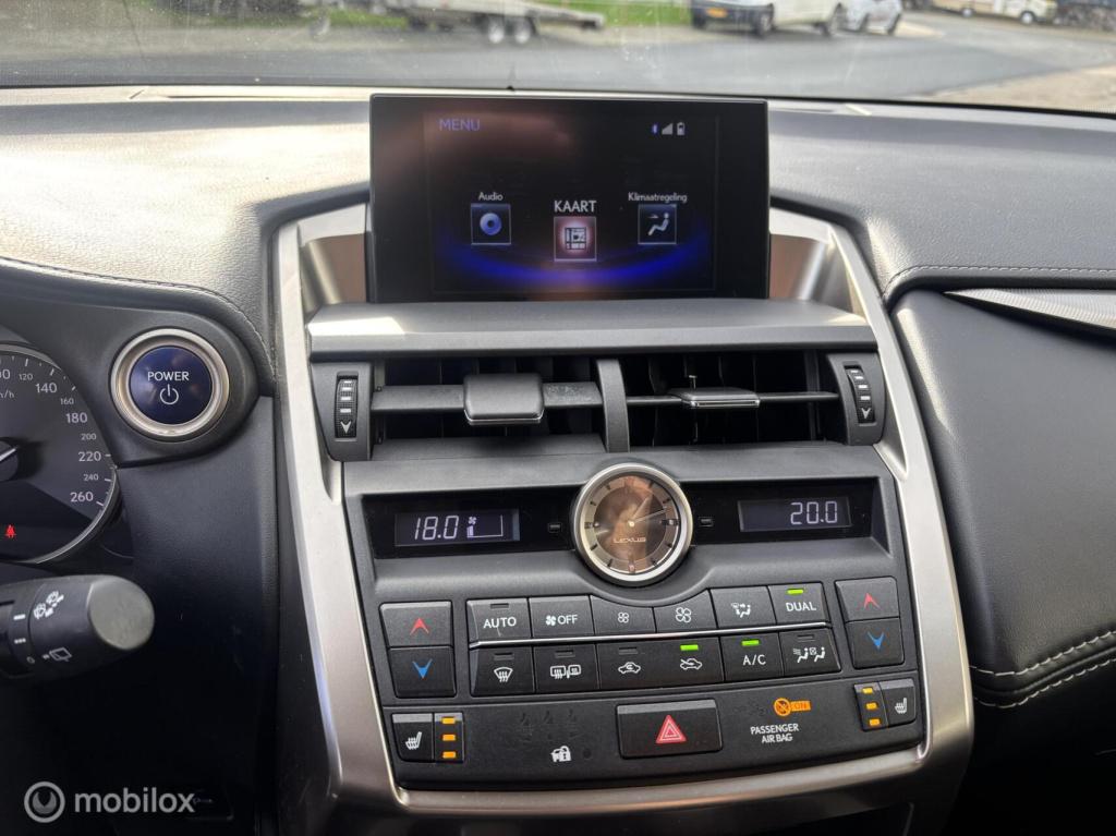 Lexus Nx 300h awd luxury line