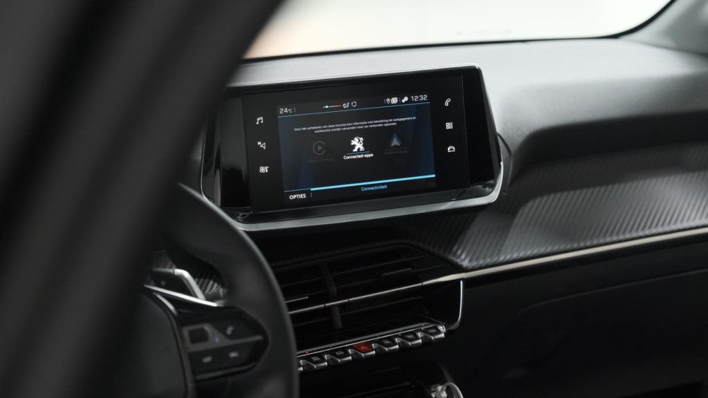 Peugeot 208 puretech 100 eat8 active | parkeersensoren | navigatie | apple 