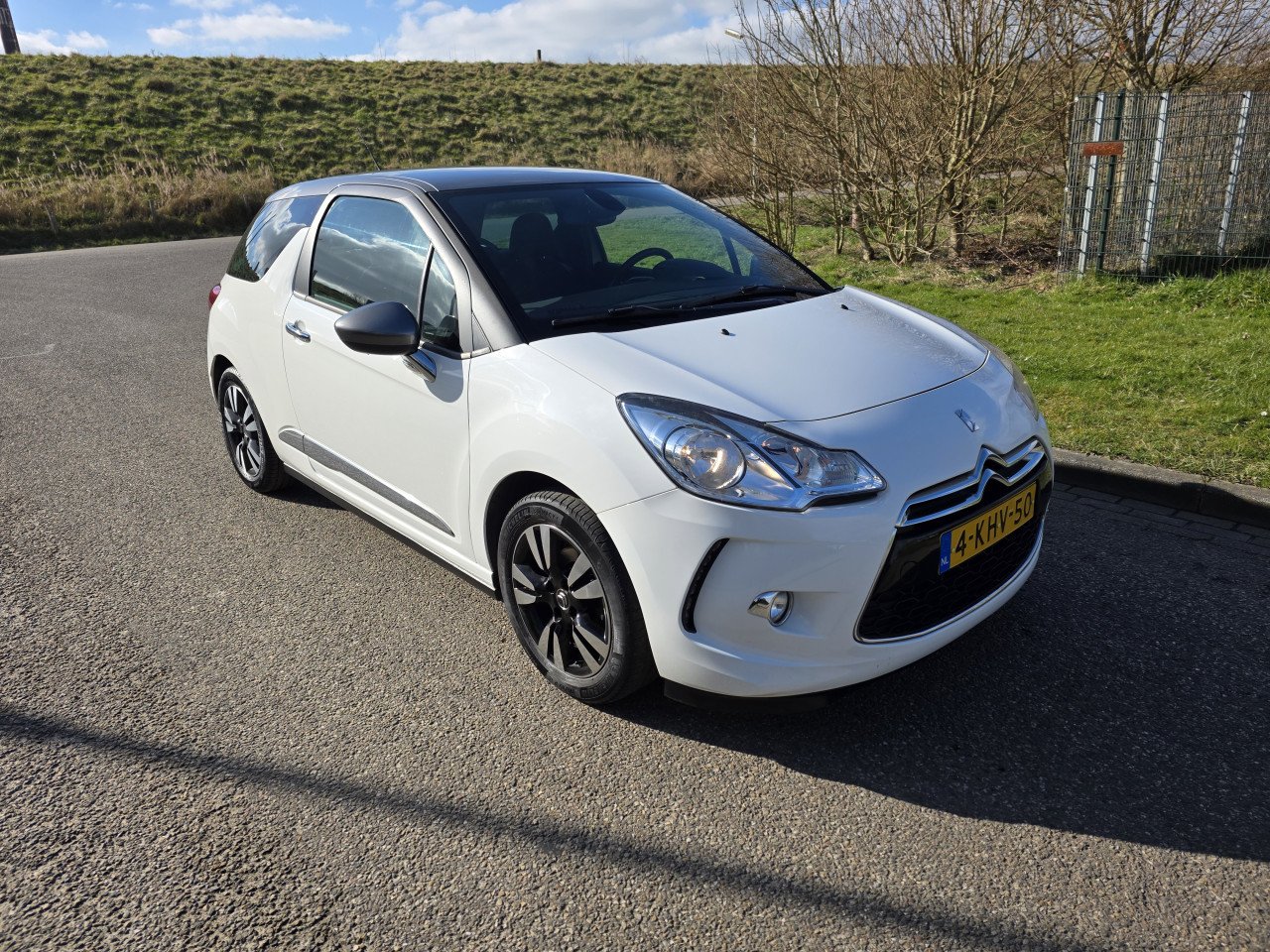 Citroen DS3 1.2 VTi So Chic Met Slecht's 101176km! Werkelijk In Nieuwstaat!