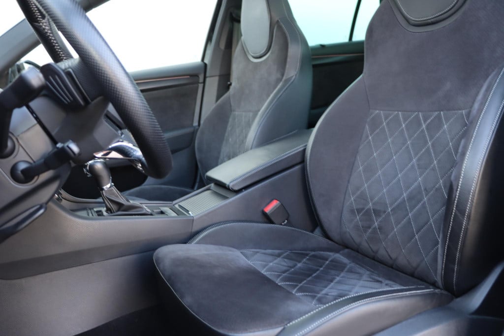 Skoda Superb combi 1.4 tsi iv sportline business