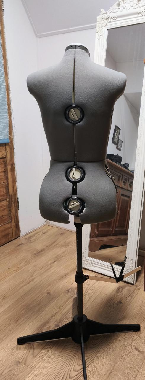 Te koop aangeboden een Paspop