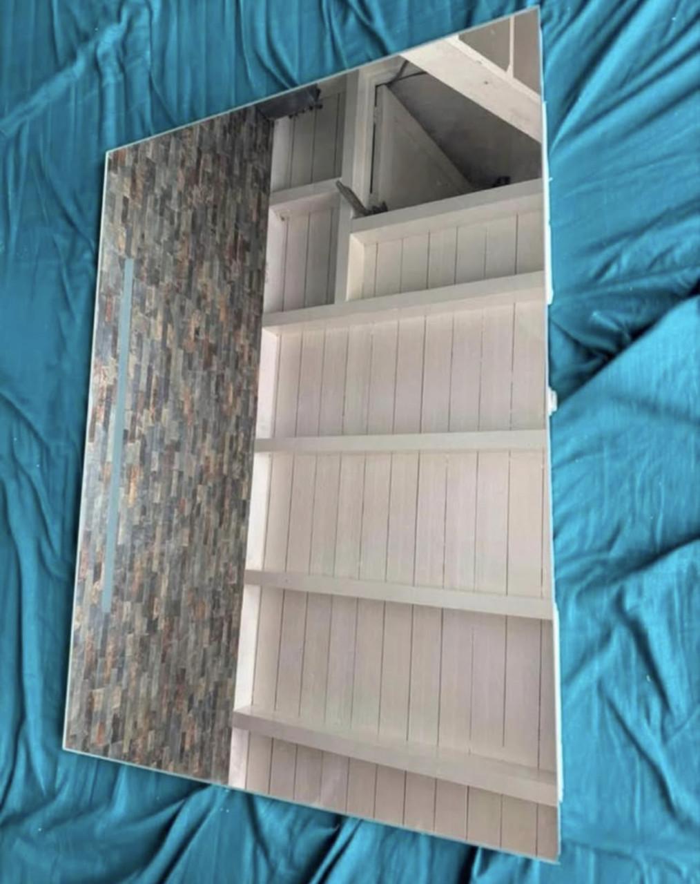 Grote badkamer spiegel met LED - verlichting