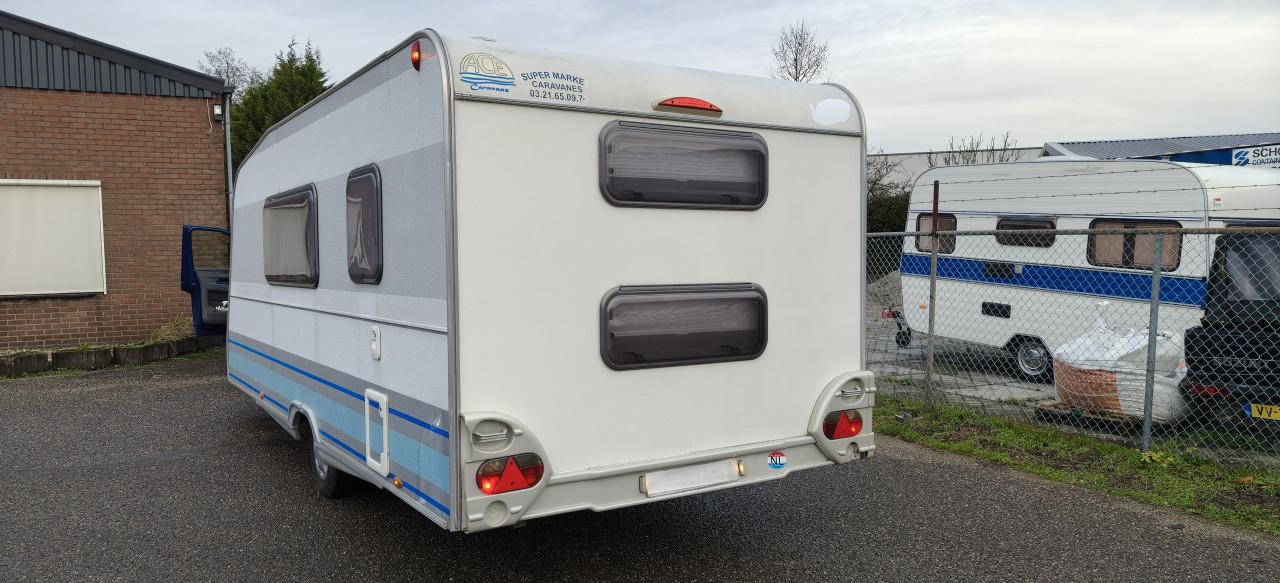 Merk: ACE :Vacancy 511 cdl stapelbed. Deze 6-persoons caravan