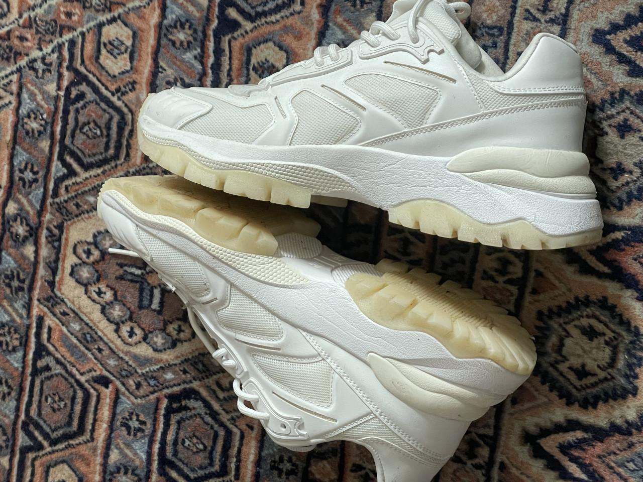 H&M maat 45 Witte sneakers chunky zool  Maar 2x gedragen