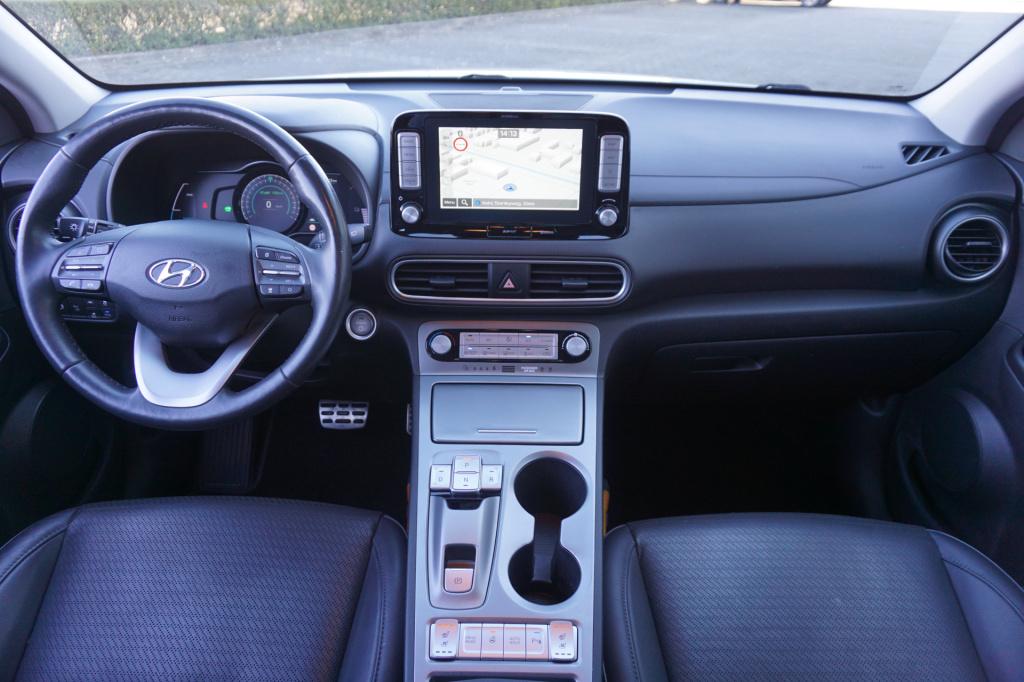 Hyundai Kona ev premium 64 kwh automaat - airco / navi / cruise / leder / s