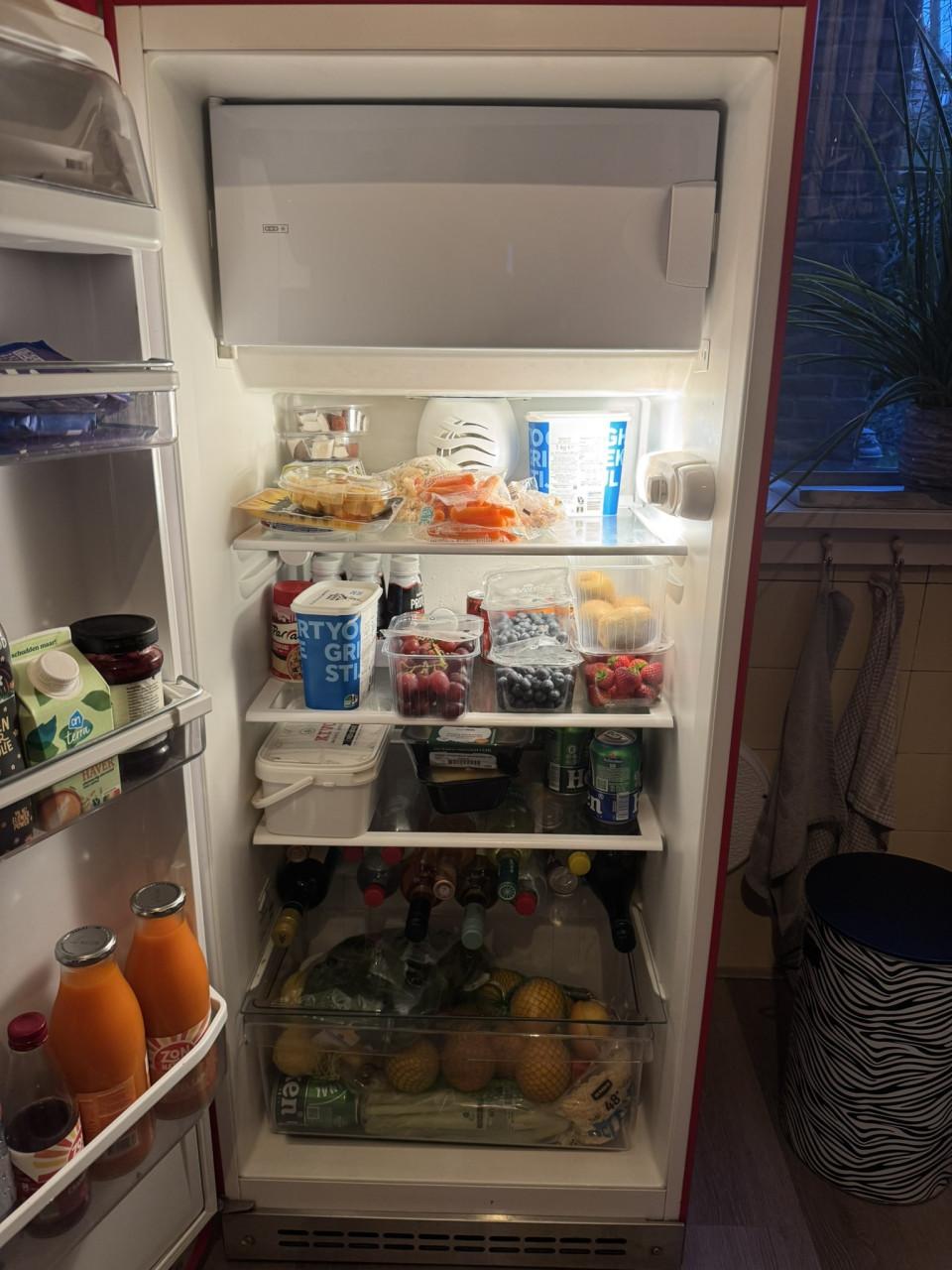 Rode Smeg koelkast, eye-catcher voor in je keuken!