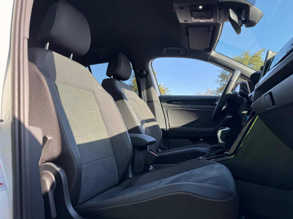 Volkswagen T-roc 1.5 tsi r-line edition * camera * massage * parkeerhulp