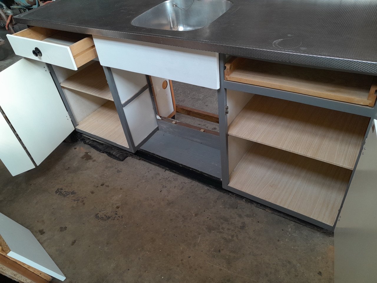 Aanrecht + rvs blad/spoelbak