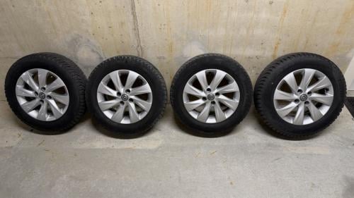 Opel Corsa winterbanden + lichtmetalen velgen