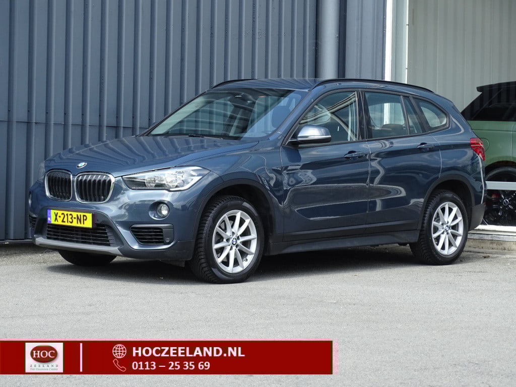 BMW X1 sdrive18i executive automaat | apple carplay | | el. koffer | 17"
