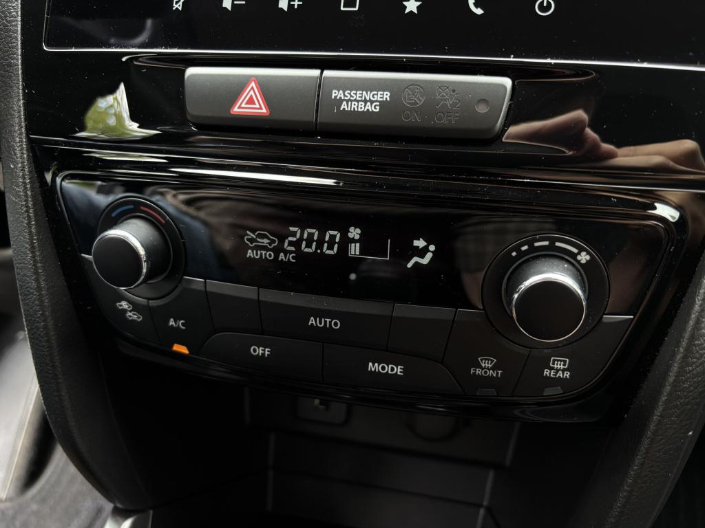 Suzuki Vitara 1.4 boosterjet style smart hybrid