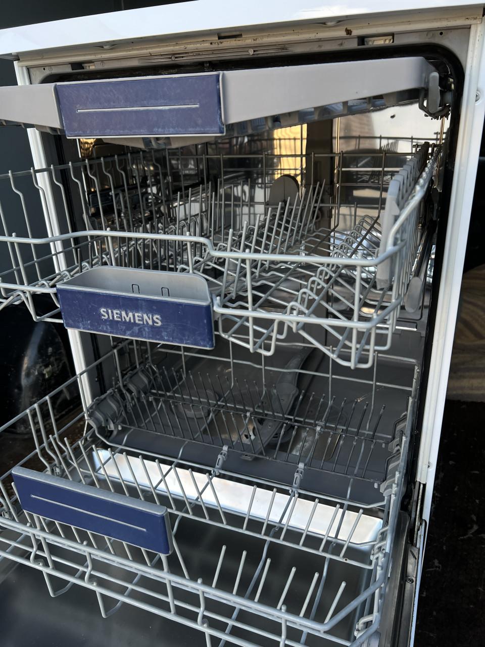Siemens iQ300 vrijstaand Vaatwasser met besteklade als nieuw