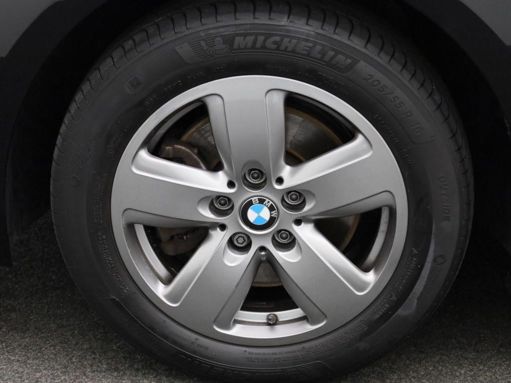 BMW 1 Serie 118i business edition | automaat | apple carplay / android auto