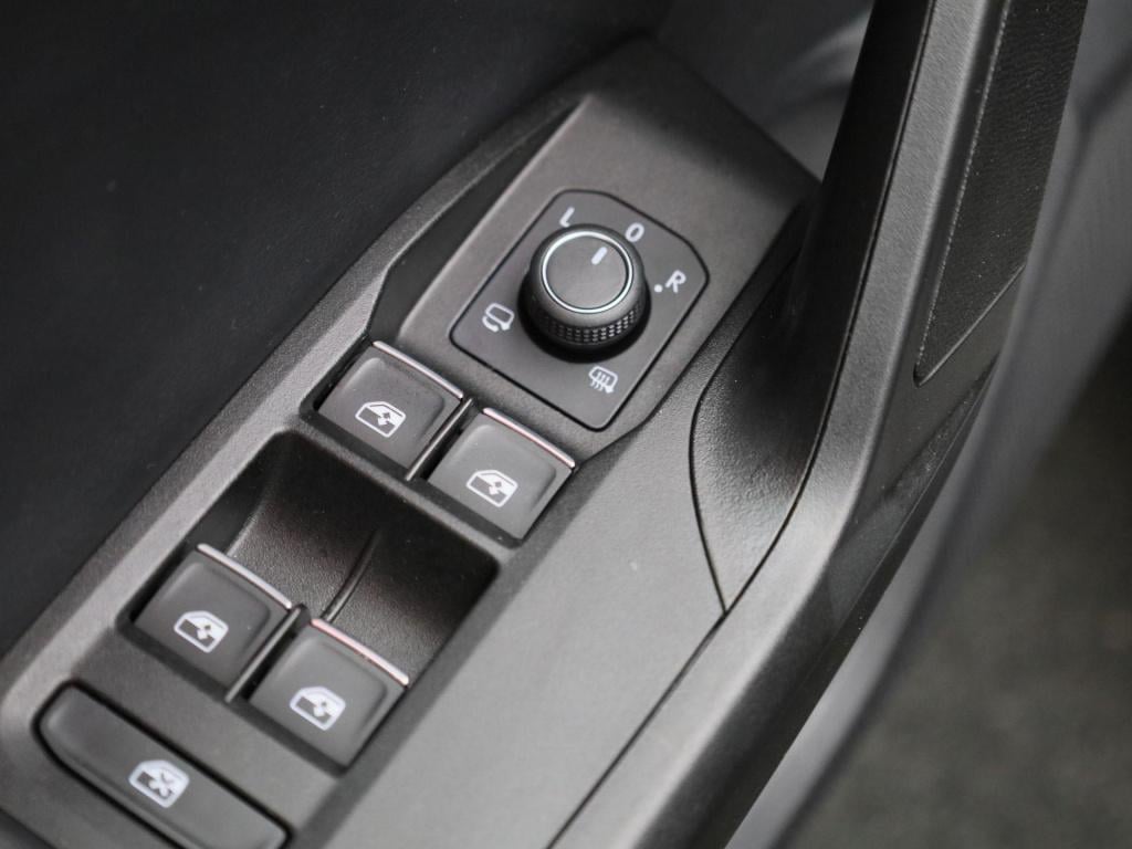 Seat Leon 1.0 etsi fr business intense | automaat | navigatie | stoel/stuur