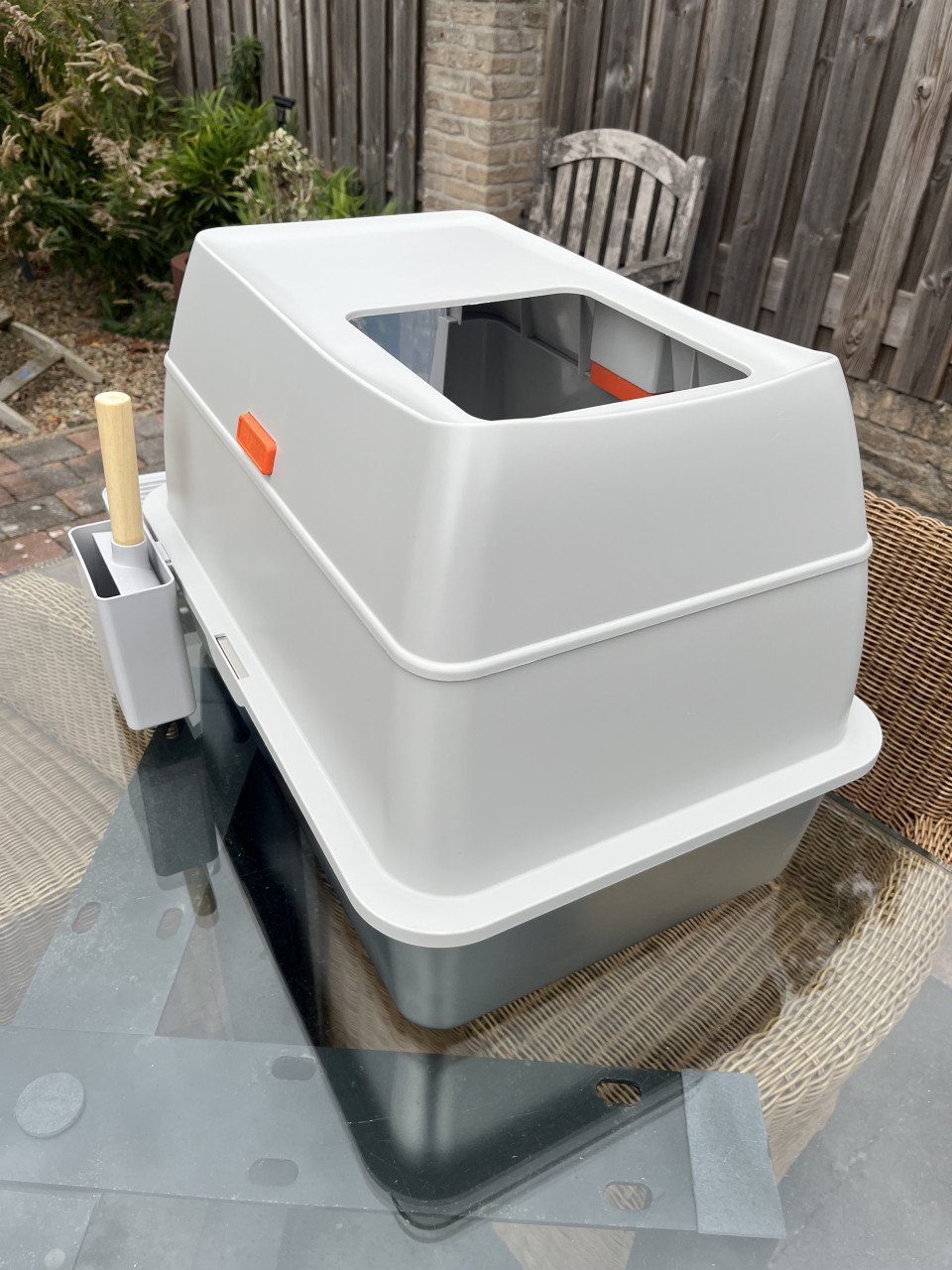 In nieuwstaat verkerende RVS / Kunstof kattenbak