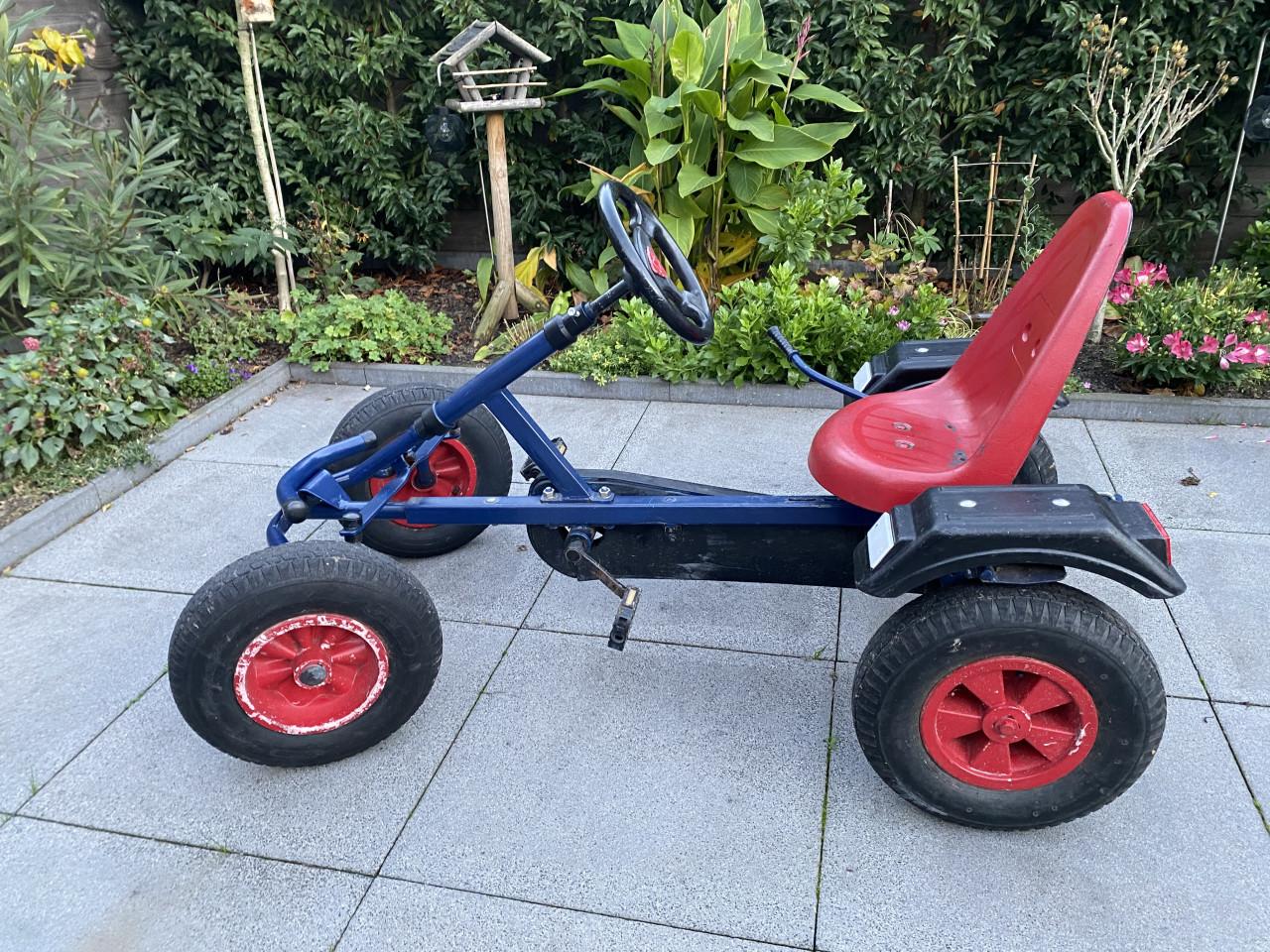 Skelter ( mammoet) met kar.