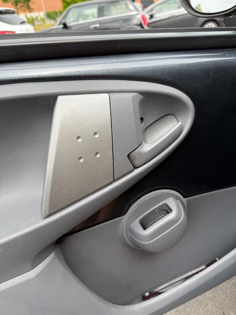 Peugeot 107 1.0-12v xs - 5drs - airco
