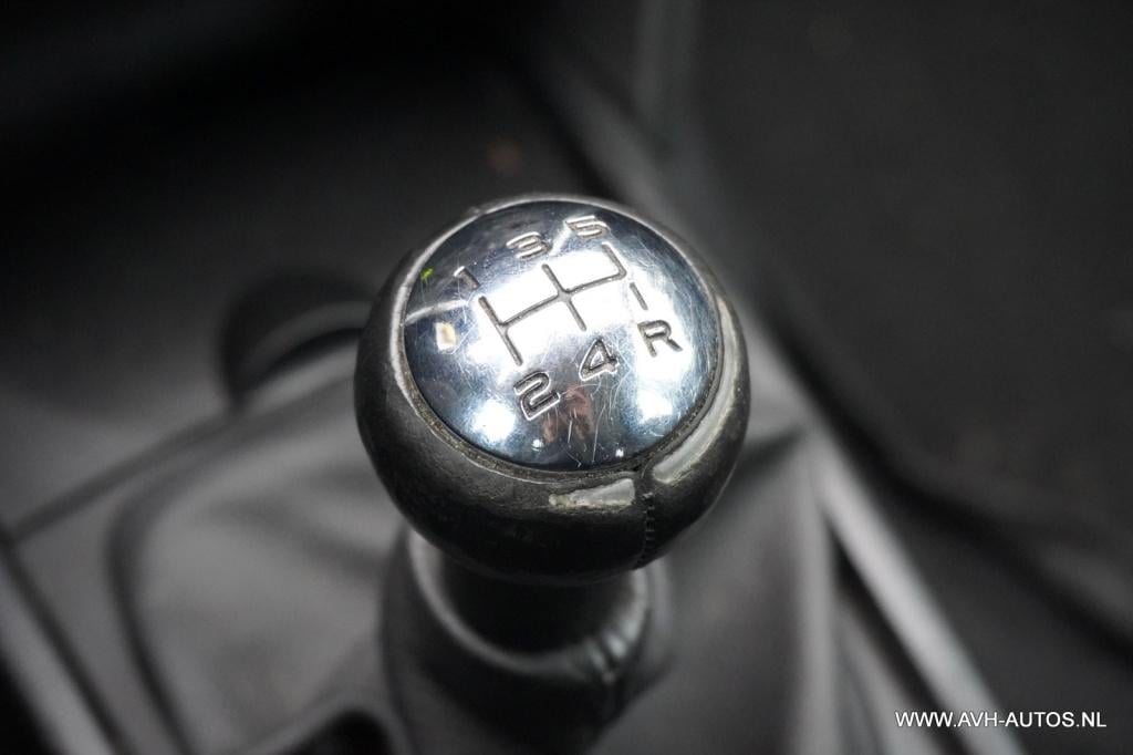 Peugeot 207 1.4-16v xs