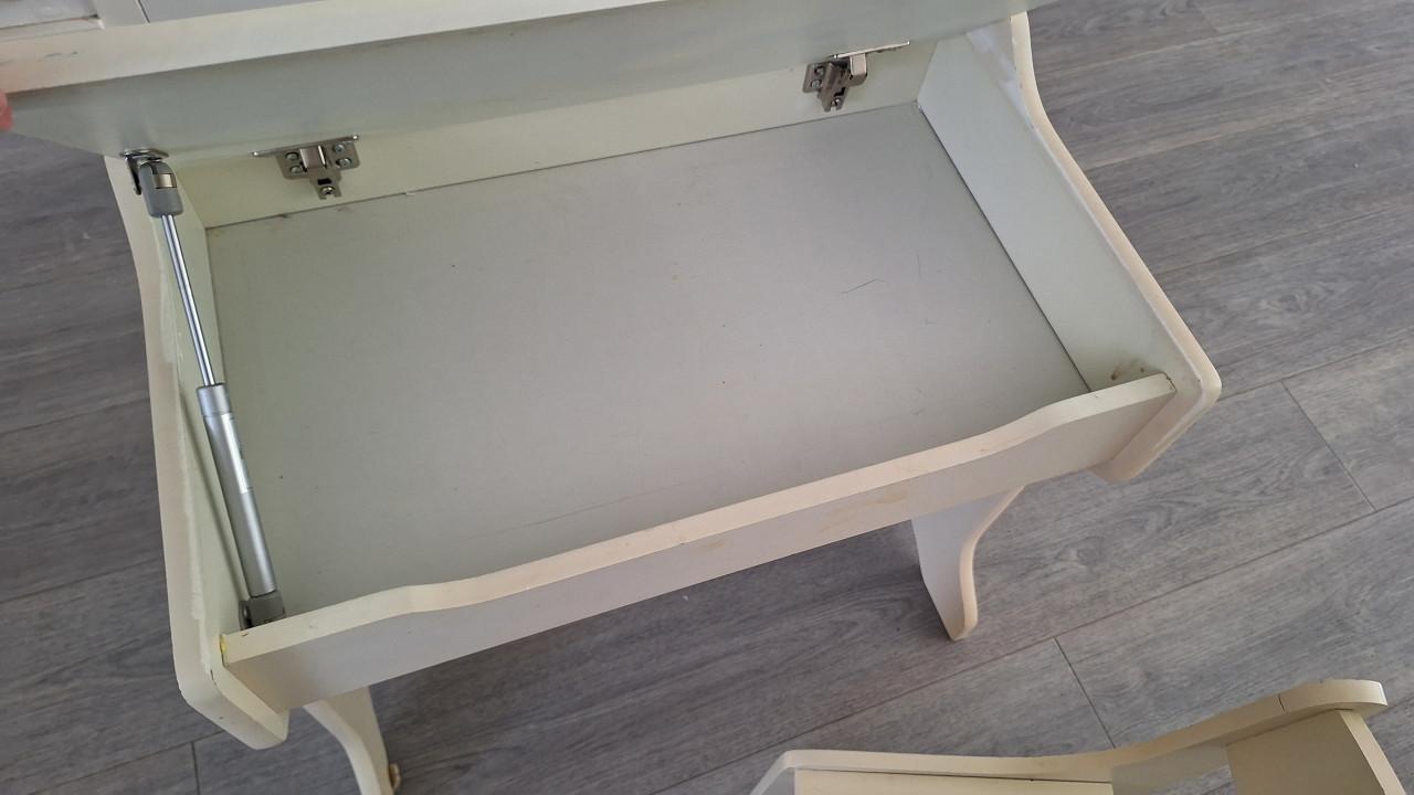 Peuter/kleuter bureau met stoel