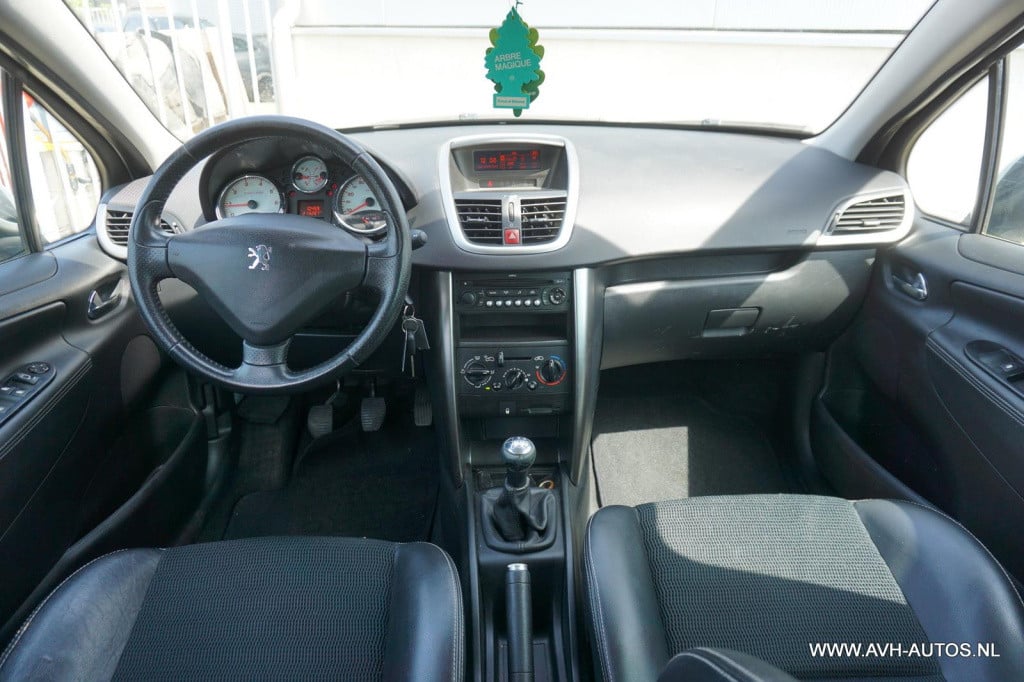 Peugeot 207 sw outdoor 1.6 vti xs