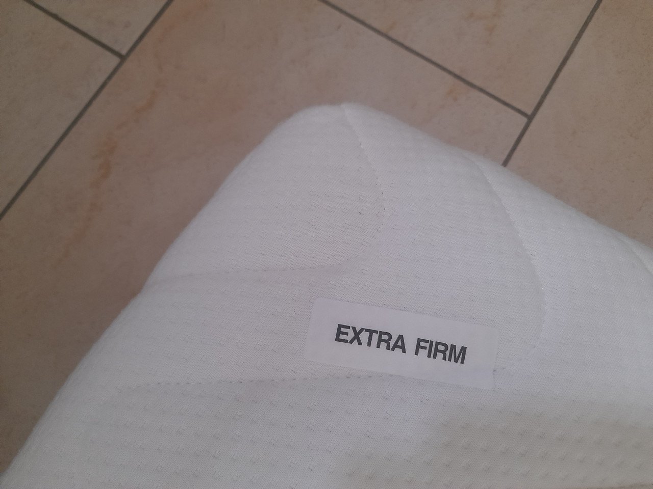 Schoon en netjes matras 90 x 200 x 20 ( in goede nette staat )