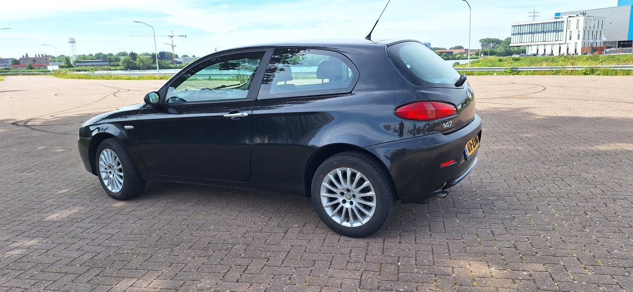 Alfa Romeo 147 2.0 ts 3 deurs, airconditioning,cruisecontrol