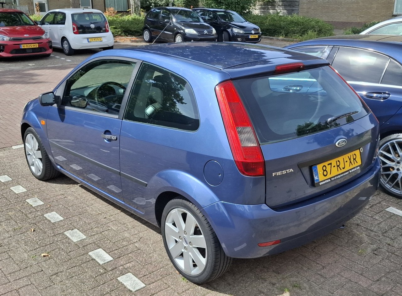 Ford Fiësta '05 1.3L - 138.747km - Nieuwe APK - Vraagprijs: € 1.750,-