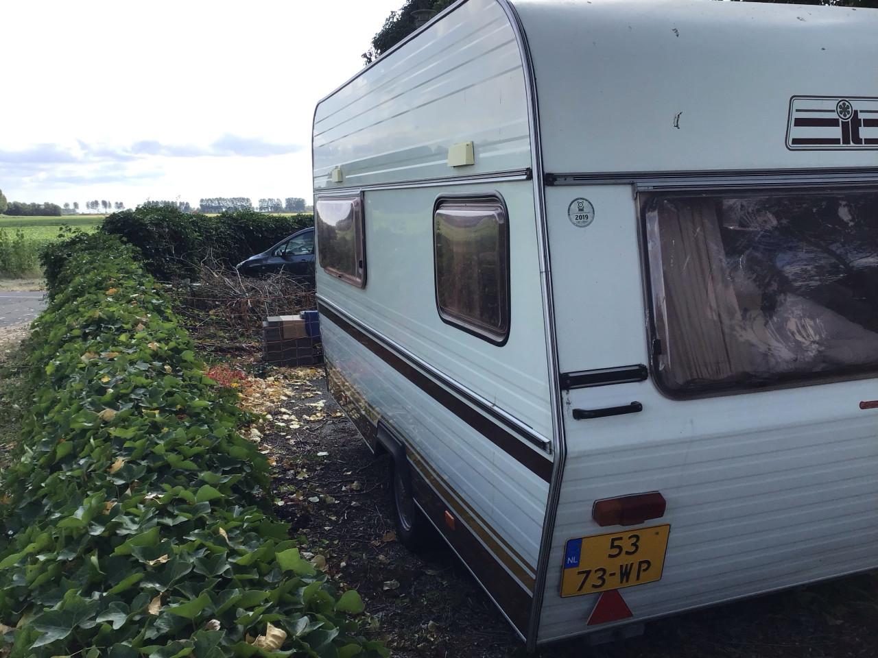 Caravan met voortent