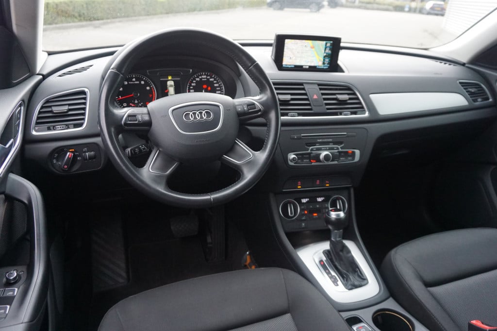 Audi Q3 1.4 tfsi cod adrenalin automaat - climate / navi / cruise / parkeer