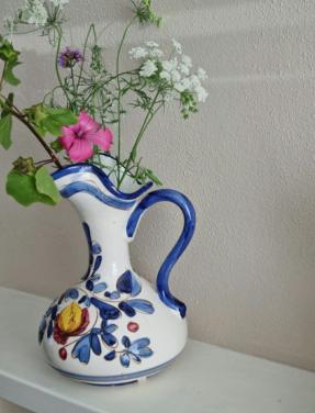 Handgeschilderde vintage Portugese schenkkan