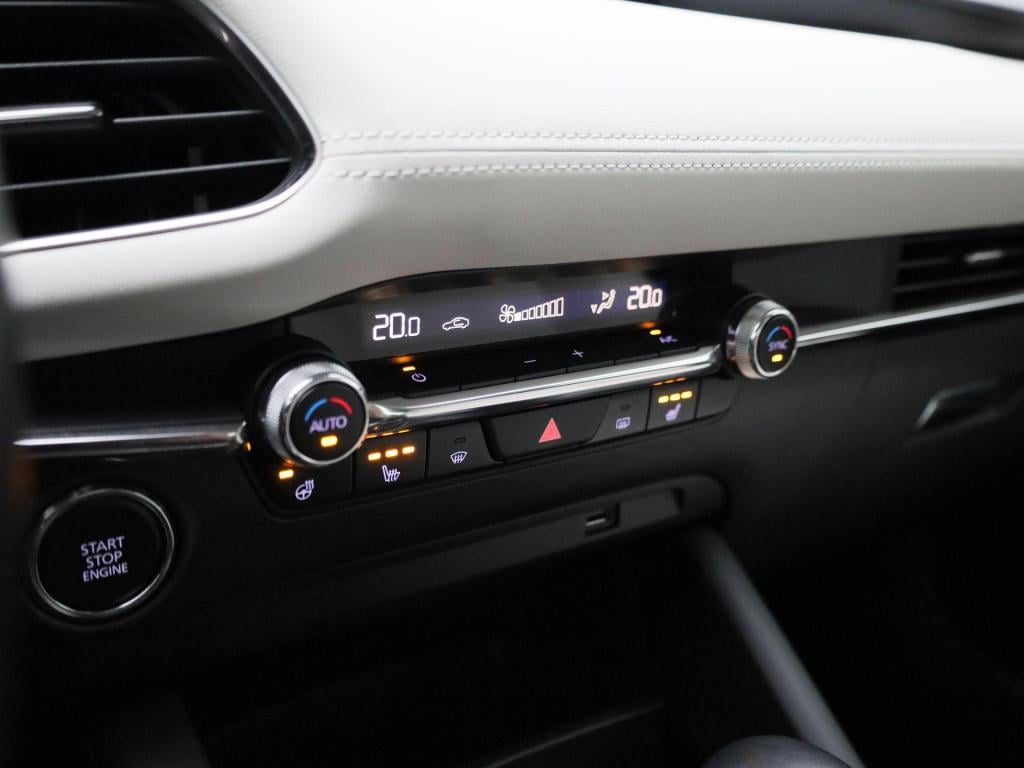 Mazda 3 2.0 e-skyactiv-x m hybrid 180 luxury | automaat | bose | stoel/stuu