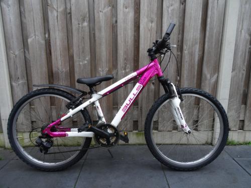 🚴‍♀️ Stoere Meiden Mountainbike – Bulls Tokee 24” | 18 Versnellingen 🚴‍♀️